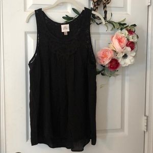 Knox Rose Lace and Gauze High-Low Hem Tank